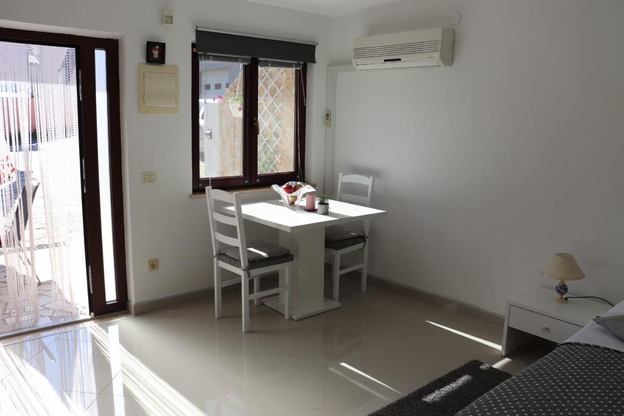 פרמנטורה An Amazing Studio Apartment מראה חיצוני תמונה
