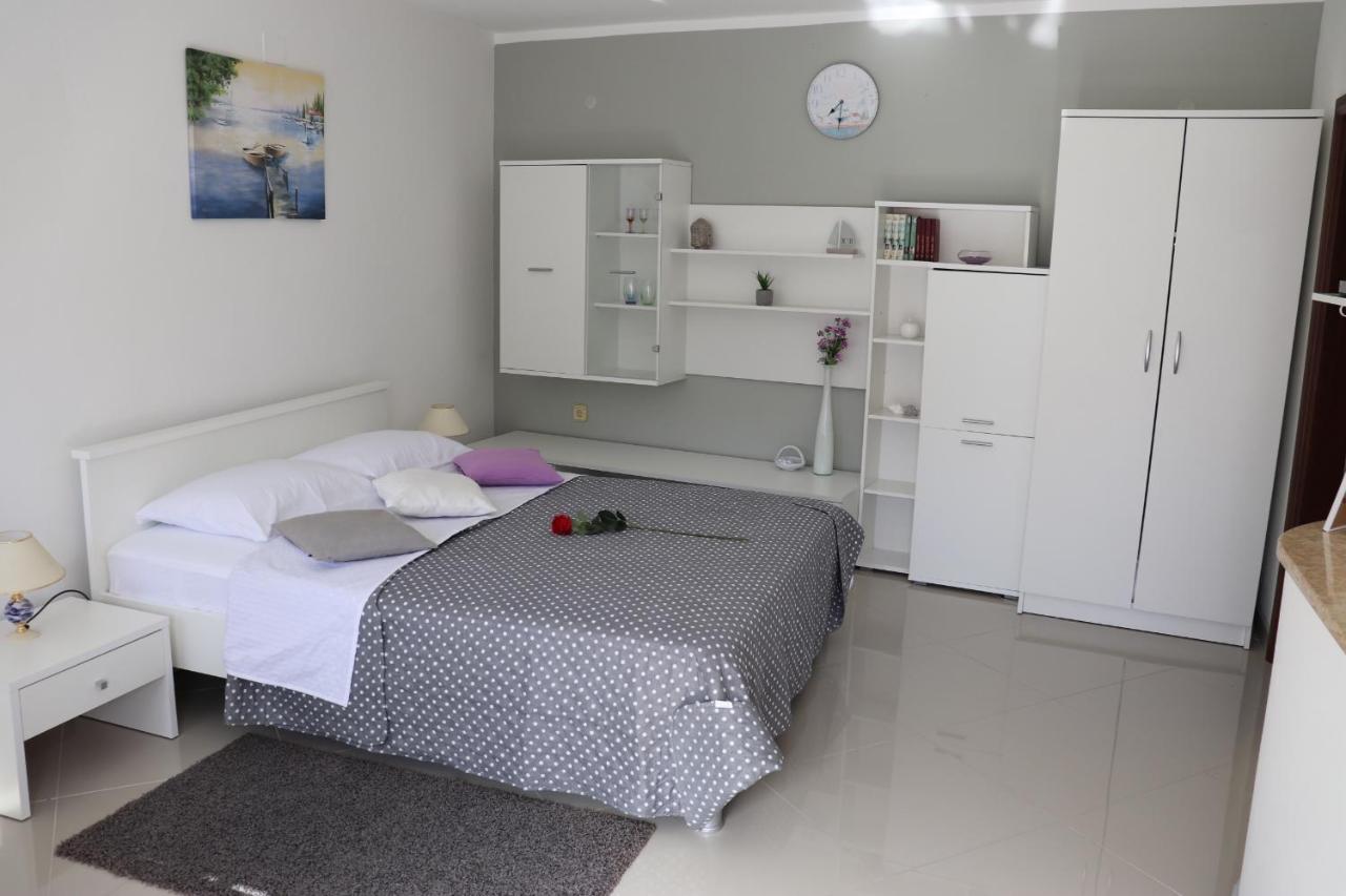 פרמנטורה An Amazing Studio Apartment מראה חיצוני תמונה